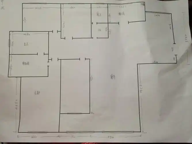 求助,高人来帮我画个户型图吧
