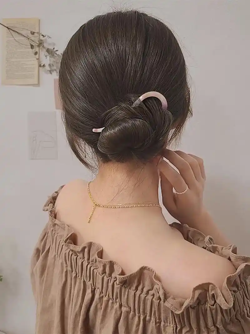 美出高级感的盘发发簪.这款u型发簪韩式气质拿捏住,是比较低调 - 抖音