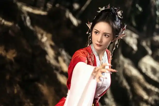 杨幂主演的36集古装跨爱结缘剧《狐妖小红娘月红篇》香港地区播出预告