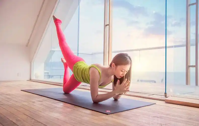 瘦身瑜伽有哪些 倩狐减肥君教你几个动作!|瑜伽|减肥|瘦身_新浪新闻