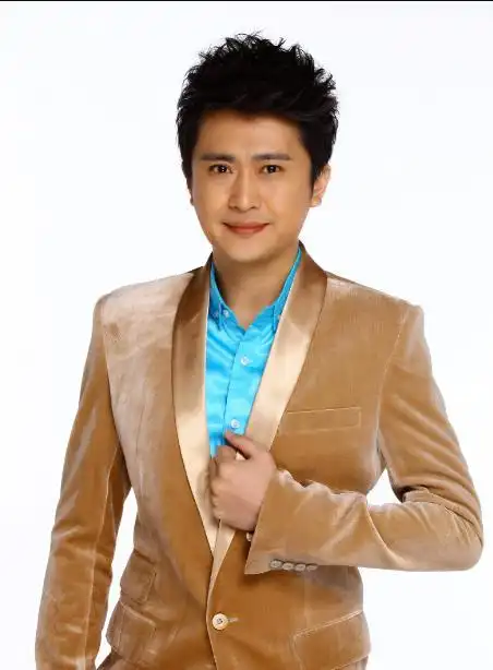 147杨帆杨帆(1981年10月23日-),中国内地男主持人,出生于辽宁省铁岭市