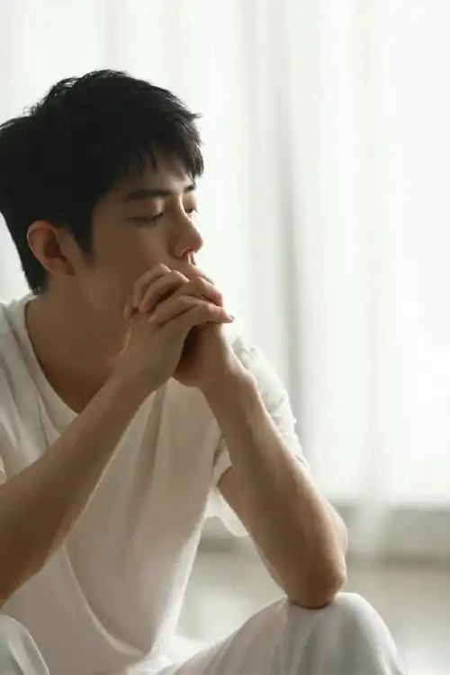 春日妆造帅出了新高度#肖战把春天穿身上#  这一波太迷人撩