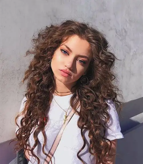 螺旋烫满头小卷发型图赏