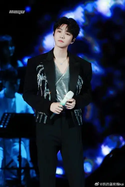 王俊凯蔡依林同台##王俊凯发文感谢蔡依林##王俊凯蔡依林比心