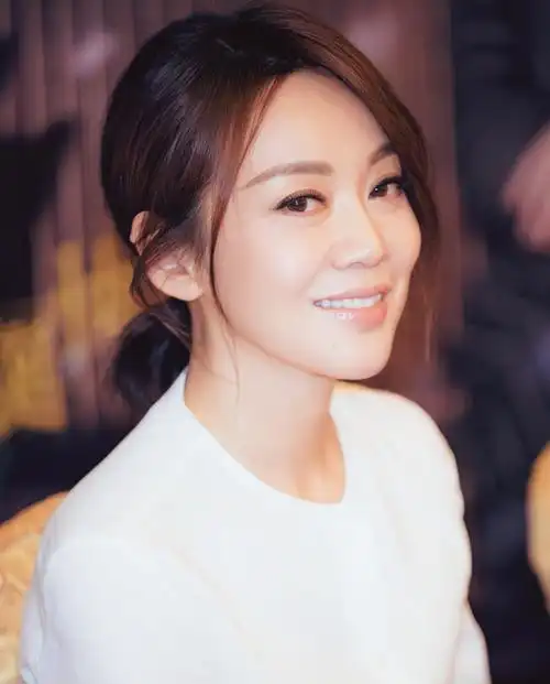 闫妮的个人资料简介是(50岁的闫妮为什么不结婚?) | 说明书网