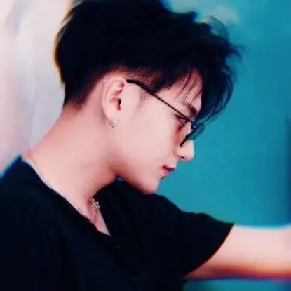 211.黄子韬头像(色散滤镜)