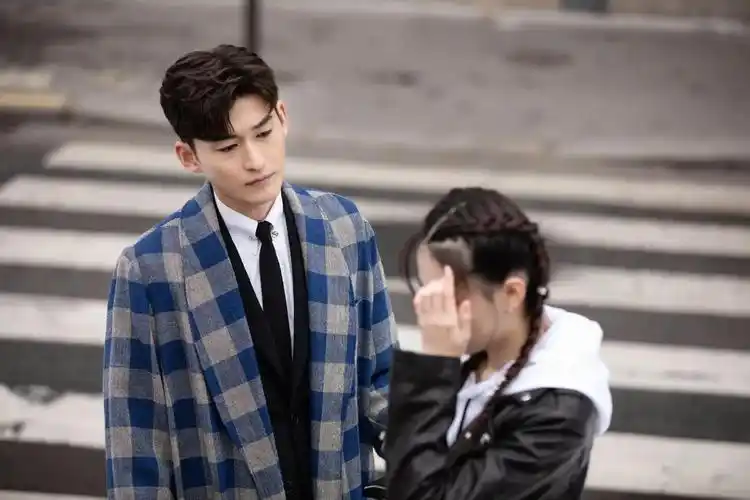 张翰徐璐主演的电视剧叫什么(若要安好便是晴天剧情介绍)-天晟网