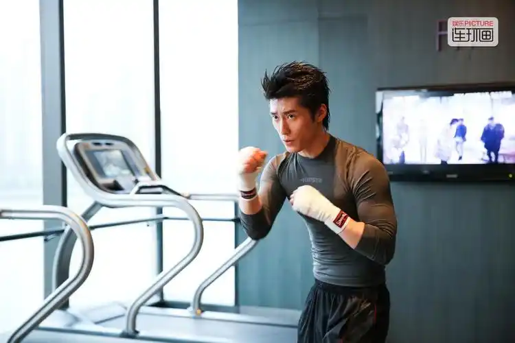 "拼命三郎"窦骁的硬汉之路_手机网易网