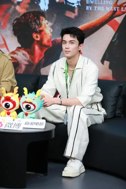 吴磊超话今日微博特邀反传销大使任务完成734月3日,#吴磊电影草木