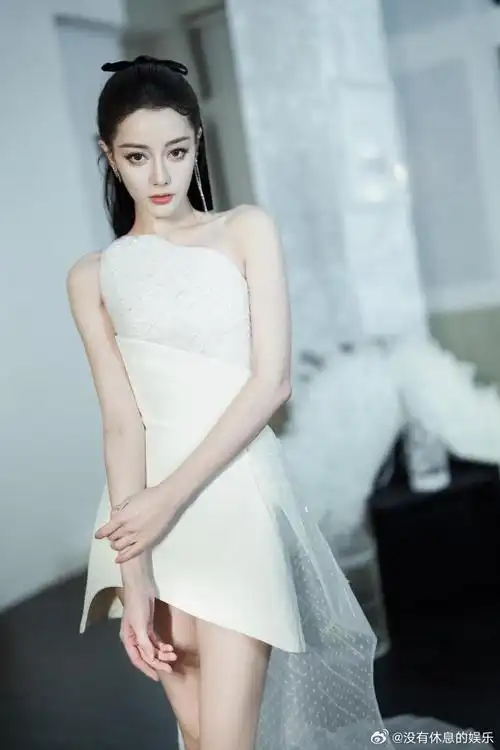 迪丽热巴这发际线#迪丽热巴的梦幻白蝴蝶,美到心坎里!