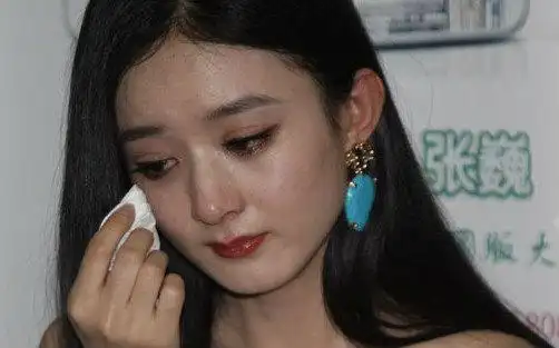 《妻子的秘密》是赵丽颖哭戏最美,演得最好的,哭得直不起腰来,看得令