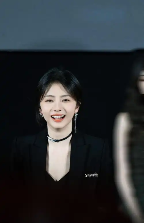 枕边童话    @谭松韵seven    p1-3谢谢星星劳斯修的@抵达星星