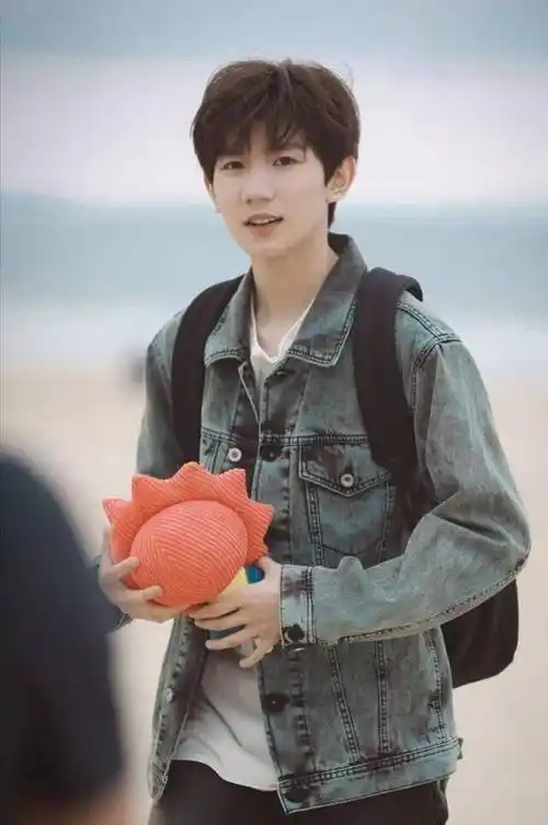 王源带着莱阳去旅行!