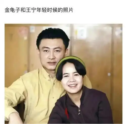 回首28年前的央视主播张宏民英俊潇洒朱广权相貌可出道