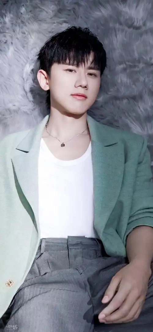 张杰首次合唱没那么简单#【舔屏式壁纸】没那么简单~但是爱你就是一如