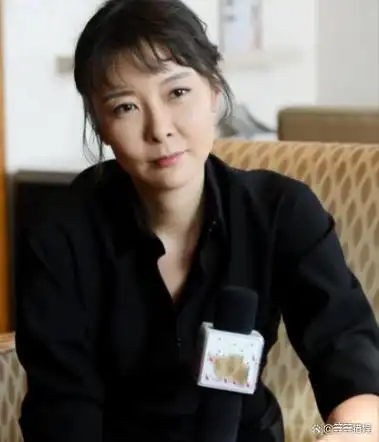 从开国上将到副参谋长,她家族背景显赫,为什么52岁还是单身?