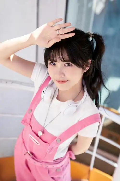 赖美云撞脸邱淑贞##赖美云小昭造型