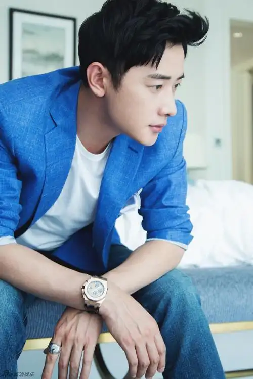 热恋中的罗晋暖化了温柔宠溺笑撩人心炫图