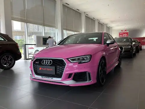 粉色奥迪rs 3女孩的最爱