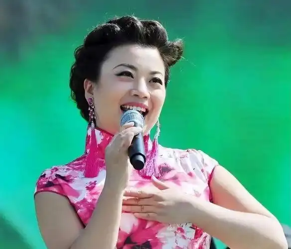 回顾民歌皇后张也54岁单身未育和吕继宏相伴21年令人羡慕