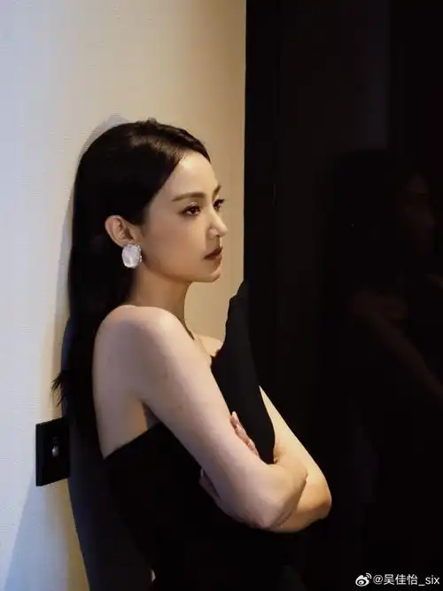 电影百花奖#感谢六公主的邀请,很荣幸来到成都参加百花奖～演员吴佳怡