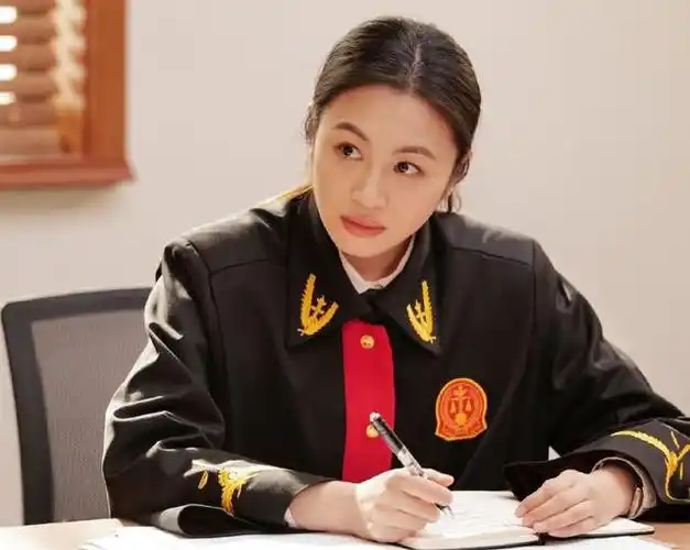 《乘风踏浪》看起来不红的韩云云,在另一个圈子里,早已红得发紫