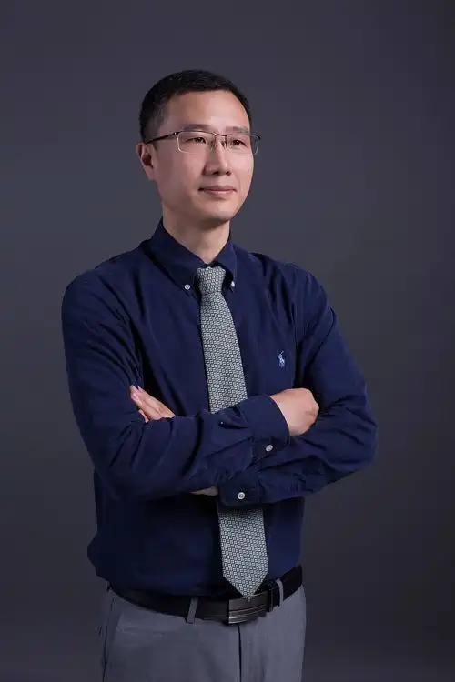 人像(戴眼镜的男士)|摄影|人像摄影|木生林 - 原创作品 - 站酷 (zcool