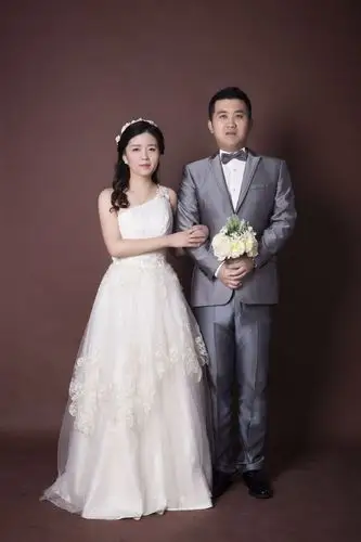 吴峻与陈怡的新婚邀约