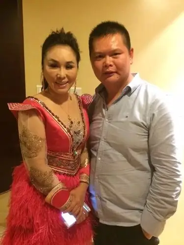 乌兰托娅经纪人13773742555