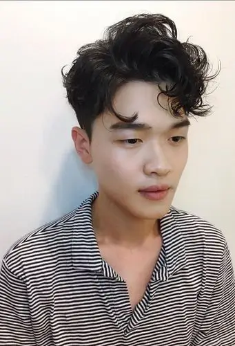 魅力度无法抵挡的短发造型,制作出最佳款式的男生短发,拉风亮眼款式的