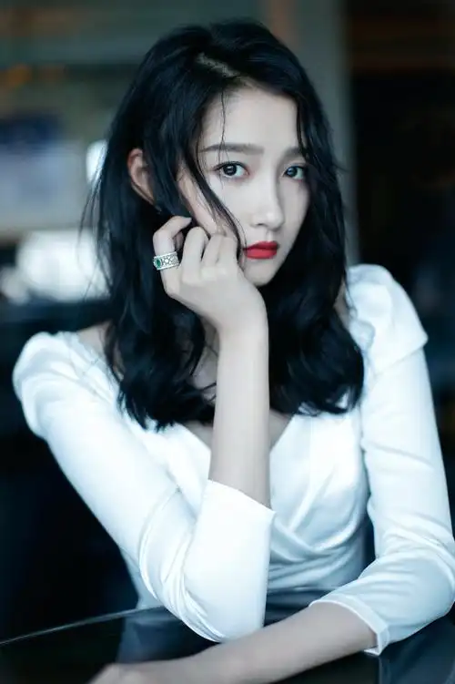 关晓彤性感妩媚写真图片611