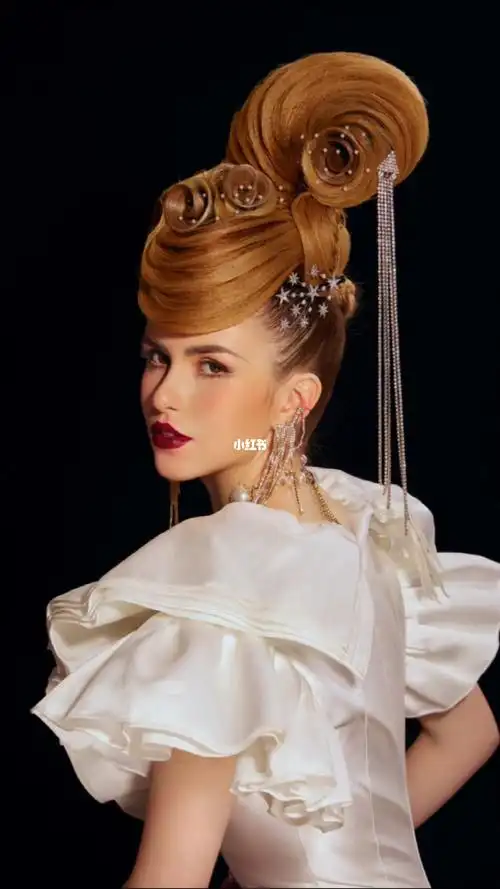 星河滚烫你是人间理想浪漫奢华宫廷风发型