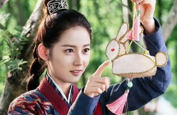 《月上重火》,罗云熙,陈钰琪领衔主演,邹廷威,田依桐,李宗翰,鲍天琦