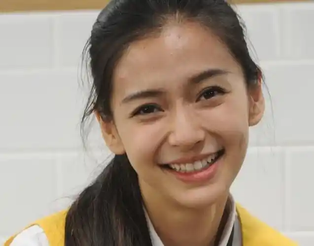 baby旧照生图曝光,失去了美颜和滤镜,这颜值我没看错吧?