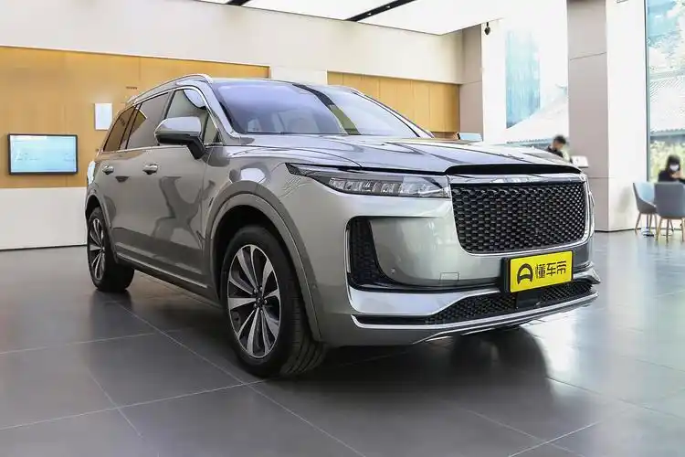 理想one壁纸_理想one_理想one外观图片_39/656张图片_理想one银色