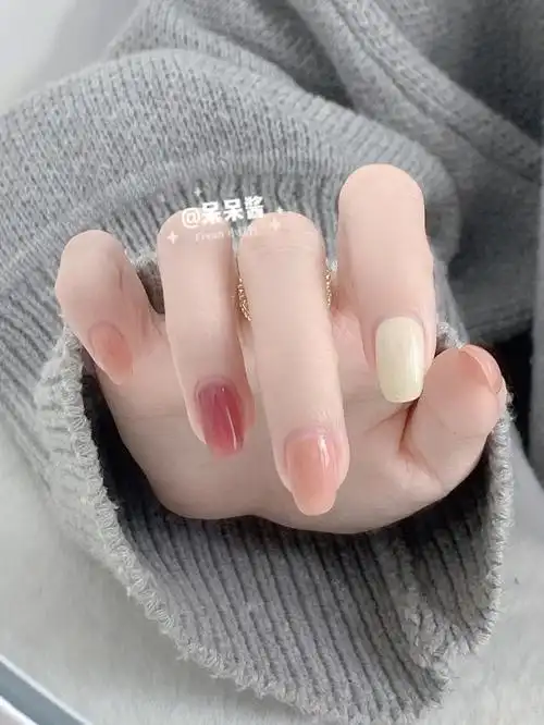 甜美小香风视觉超温柔超气质的浅色系美甲