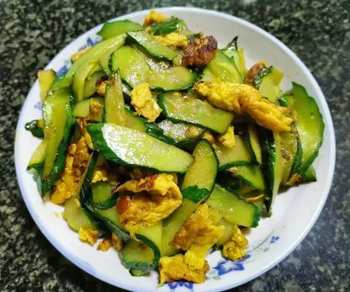 小多飞做的黄瓜炒鸡蛋