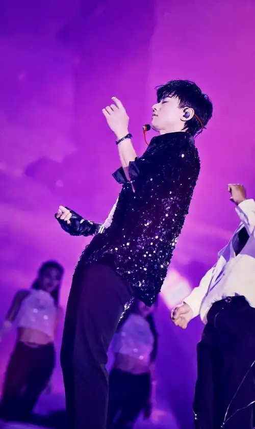 #张杰未live巡回演唱会##张杰未live开往1982巡回演唱会#