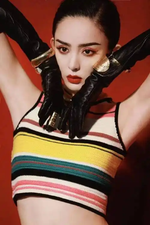 不会被定义,无论哪一面都是最美的自己～#古力娜扎