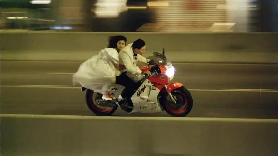 1990天若有情之追梦人乖乖女就这么穿赛博朋克的香港夜景吴倩莲