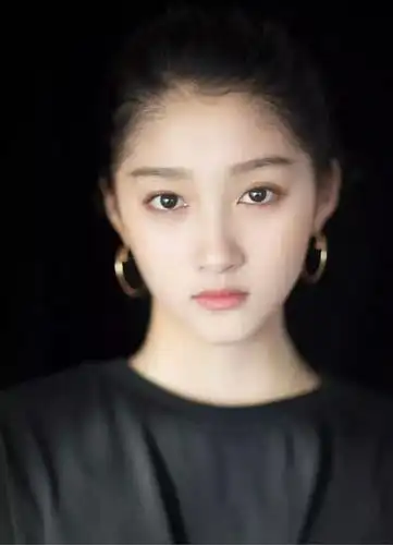 关晓彤探班鹿晗,穿得像个教导主任,不看评论我都没认出这是鹿晗