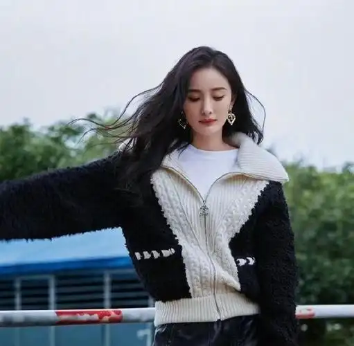 杨幂高级运动感穿搭##杨幂潮酷运动风