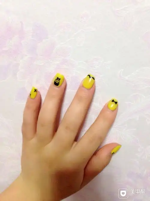 方形可爱黄花式美甲图片