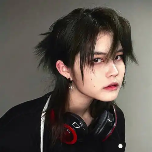 网红武士头假发男日系帅气中性风鲻鱼头蓬松自然狼尾男女通用发套狼