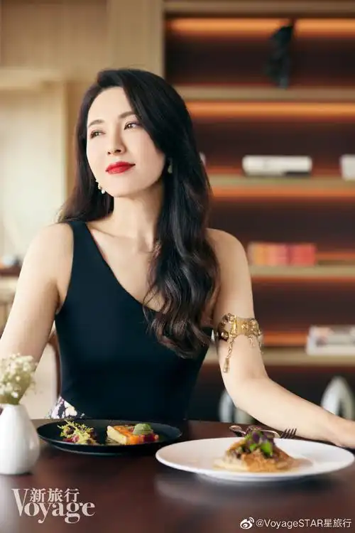 新旅行封面曾黎