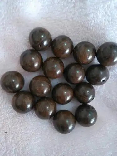 铁梨木佛珠,纹理粗,看着效果不是很好,如何处理,求大神帮忙哈.