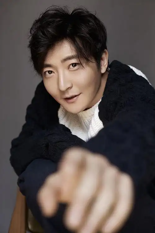 郭京飞秋日写真 神色和柔温顺荡人心腑