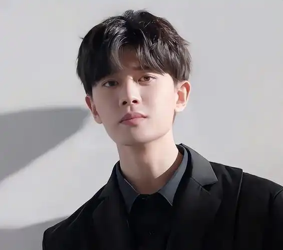 欢瑞历届艺人现状任嘉伦杨紫成毅对比差异很明显