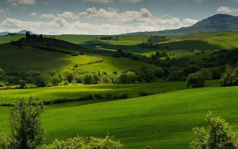 唯美绿色田园风光高清图片桌面壁纸