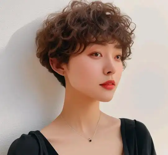 短发纹理烫 #纹理烫发#自然蓬松 #女士发型 #换个短发,颜值翻倍!